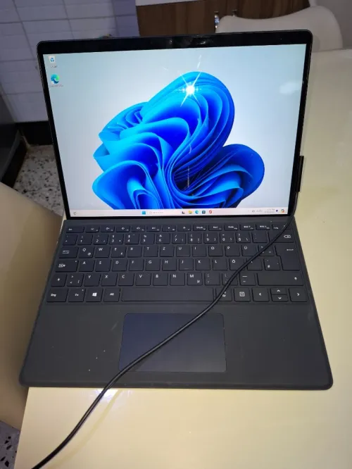 Surface pro 8