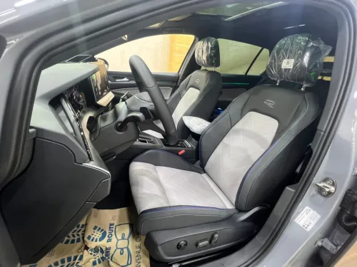 Volkswagen Golf 8 2025 R-Line