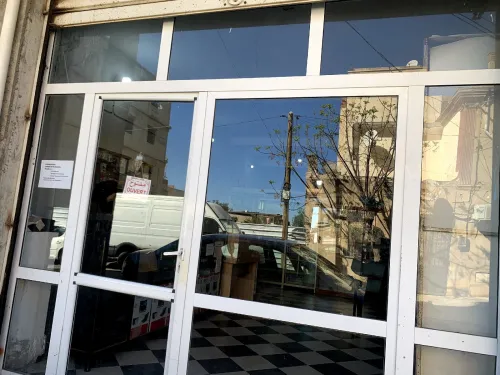 Vitrine en aluminium