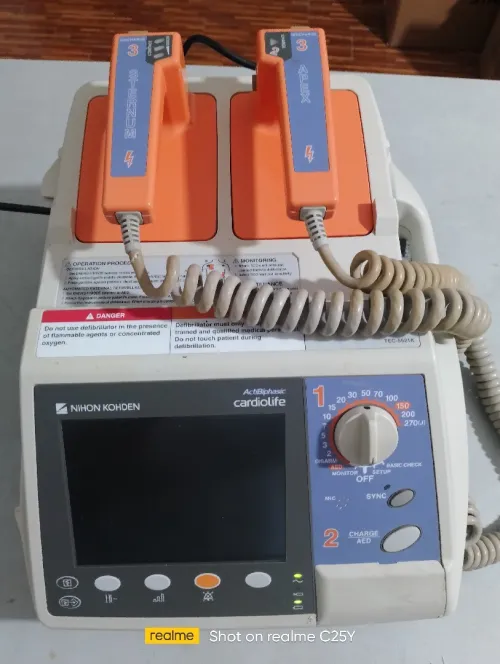 Défibrillateur électrochoc monitor 