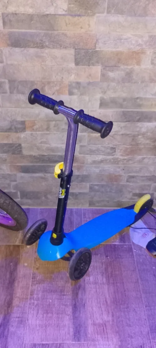Vélo fille et trottinette bitwin