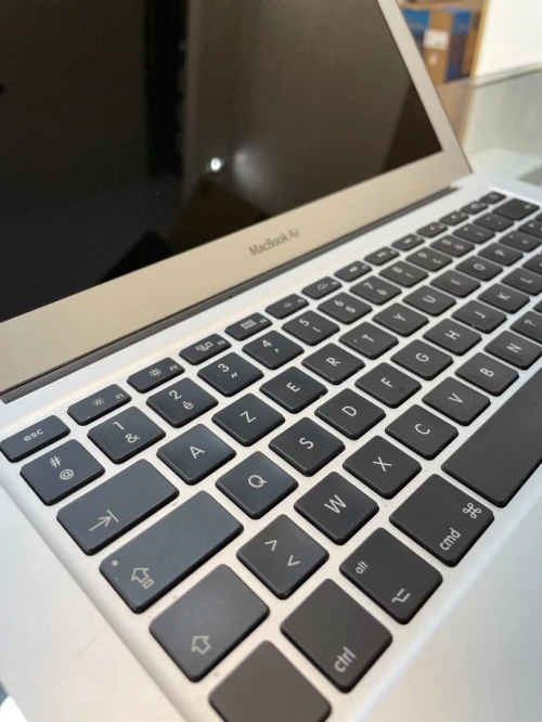 MACBOOK AIR 2015 i5 4GB 128 SSD 
