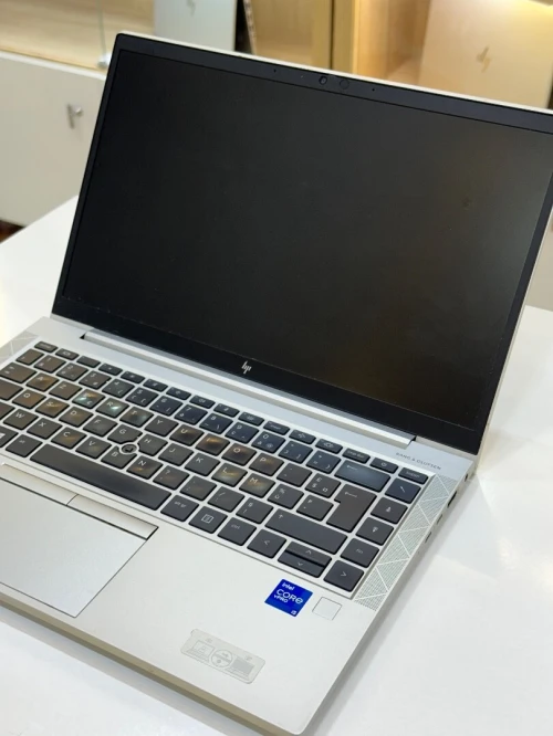 HP ELITEBOOK 840 G8 i5-1145G7 16GB 256 SSD ECRAN 14"FHD