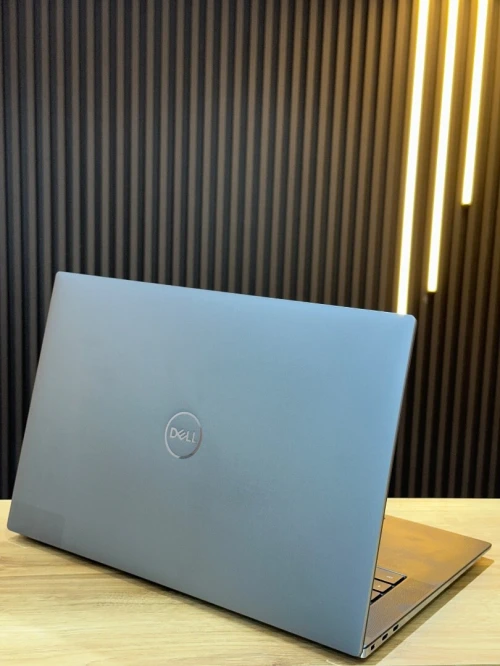DELL PRECISION 5550_I7-10850H_32GB RAM_512GB SSD_ECRAN 15.6"FULL HD  TACTILE GPU NVIDIA QUADRO T1000