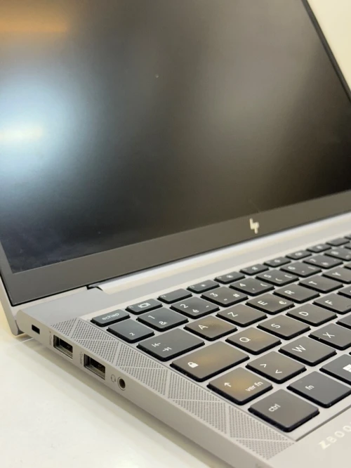 HP ZBOOK FIREFLY 14 i7-1185G7 16GB 512 SSD ECRAN 14"FHD