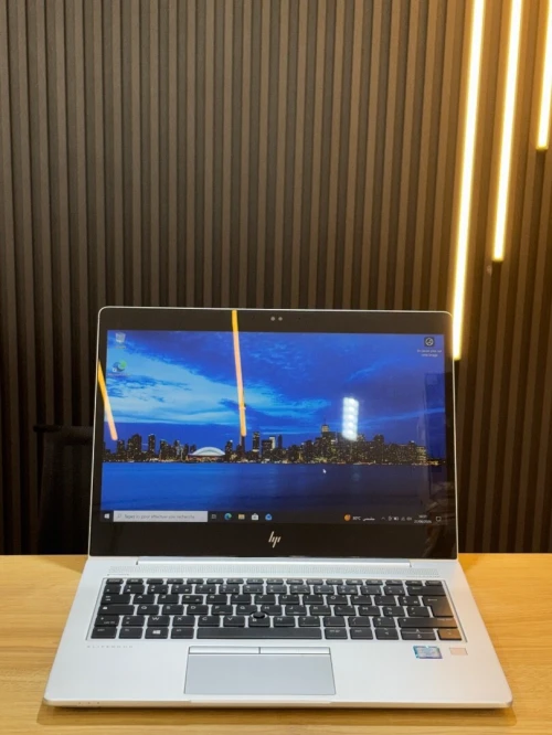 HP ELITEBOOK 830 G5 i5-8350u 8GB 256 SSD ECRAN 13FHD