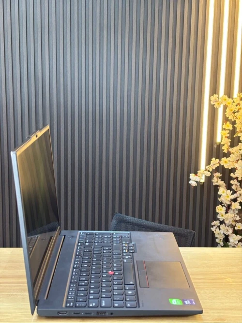 LENOVO THINKPAD P16s ULTRA 7 155H 16GB 512 SSD GPU NVIDIA RTX 500 ECRAN 16"FHD DISPONIBLE POUR LES ENTREPRISES