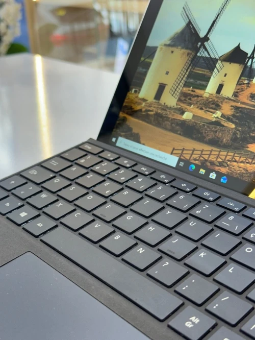 SURFACE PRO 5 i5-7300U 8GB 256 SSD TACTILE DETACHABLE ECRAN 12"5 2K
