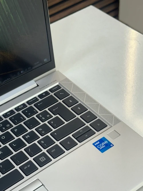 HP ELITEBOOK 840 G8 i5-1145G7 16GB 256 SSD ECRAN 14"FHD