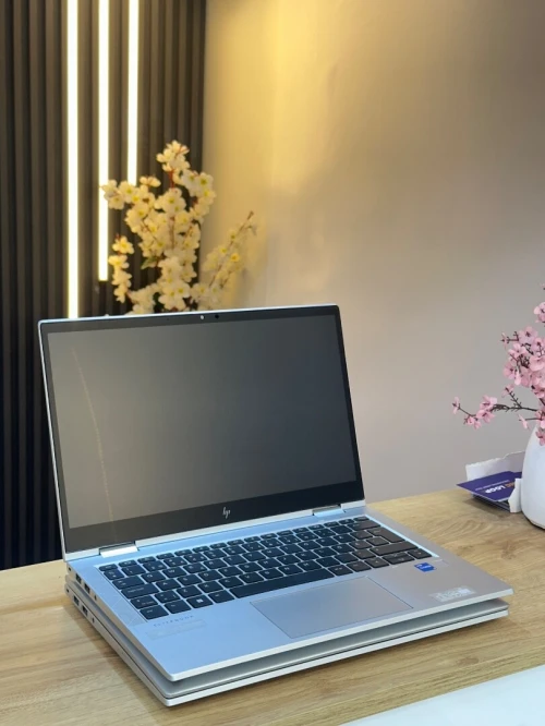 HP ELITEBOOK 830 G8 x360 i5-1145G7 16GB 256 SSD TACTILE 360 ECRAN 13"FHD DISPONIBLE POUR LES ENTREPRISES