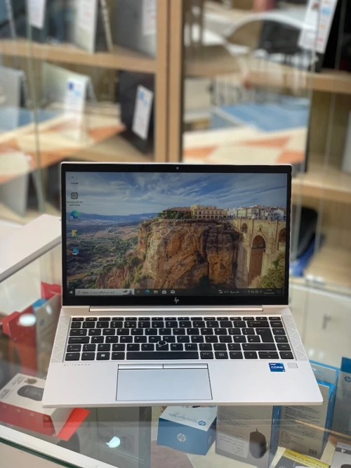 HP ELITEBOOK 840 G8 i5-1145G7 16GB 256 SSD ECRAN 14"FHD 