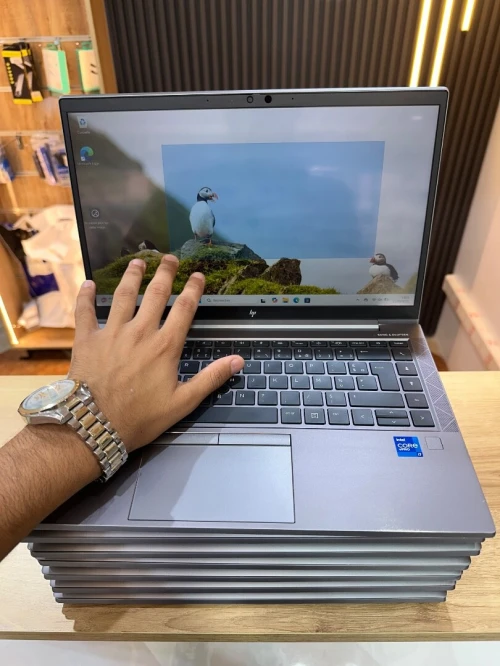 HP ZBOOK FIREFLY 14 i7-1185G7 16GB 256 SSD ECRAN 14"FHD 