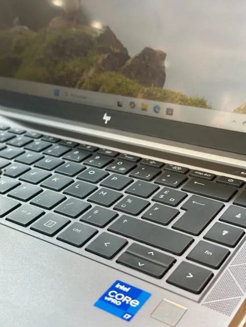 HP ZBOOK FIREFLY 14 i7-1185G7 16GB 256 SSD ECRAN 14"FHD 
