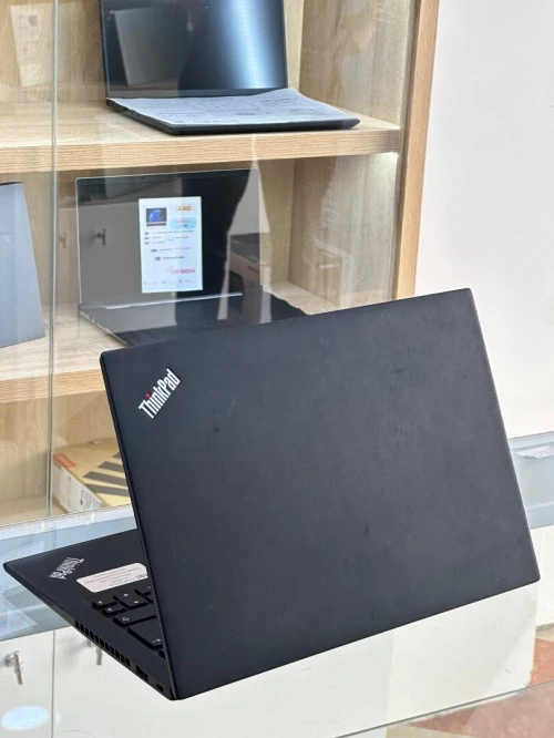 LENOVO THINKPAD T14S I7-10510U 16GB 256 SSD ECRAN 14"FHD TACTILE 