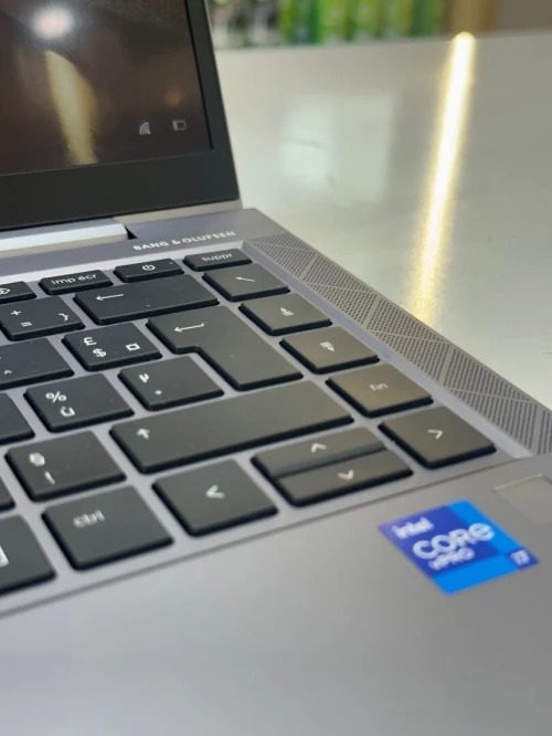 HP ZBOOK FIREFLY 14 i7-1185G7 16GB 256 SSD TACTILE ECRAN 14"FHD 