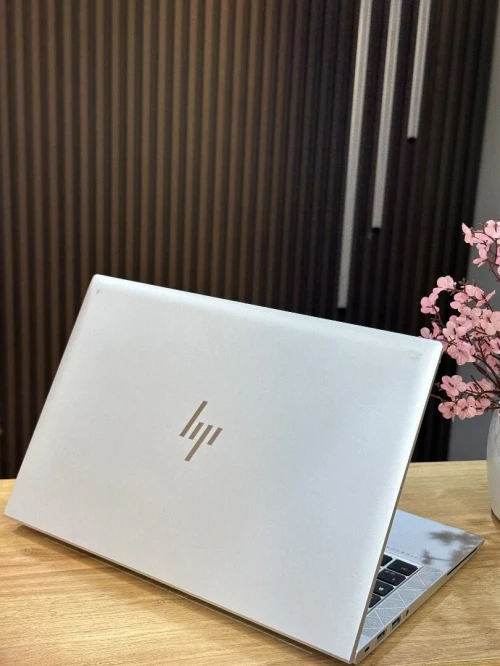 HP ELITEBOOK 830 G8 i5-1145G7 16GB 256 SSD ECRAN 13"FHD