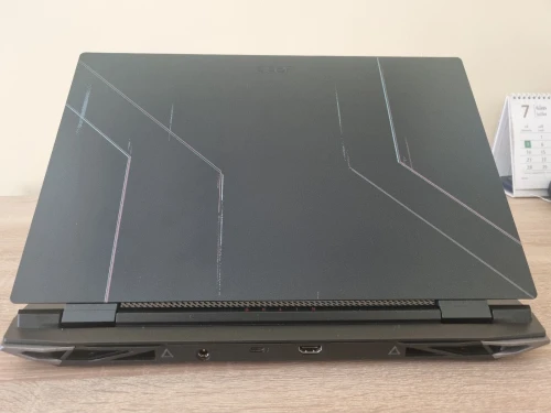 Laptop gaming avec chargeur original