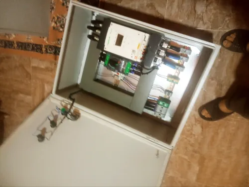 Armoire pour pompe
