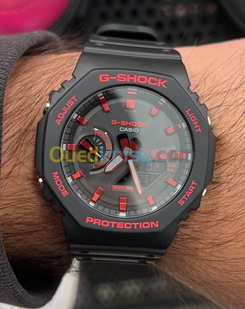 Montre Casio G-Shock  Noir fond noir et rouge