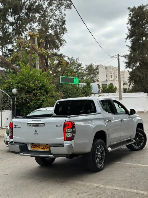 Mitsubishi L200 2022 Doube cabine Evolution