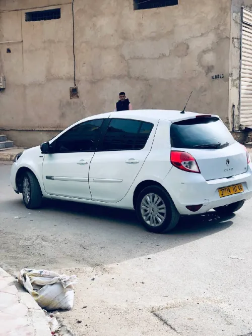 Renault Clio 3 2011 Night and Day