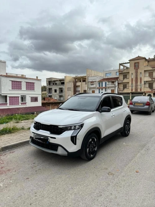 Kia Sonet  2025 Luxury tt option avec toit noir