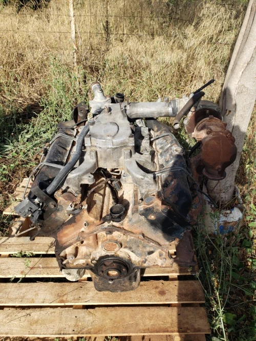 Moteur V8 . 6.5L turbo diesel . 