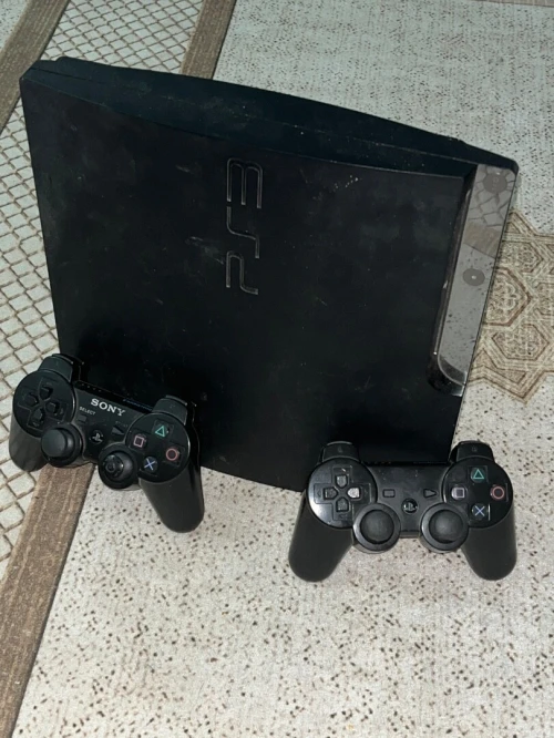 Ps3 état 9/10 320gb avec 2 manette