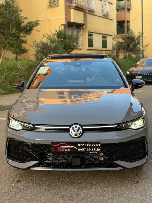 Volkswagen Golf 8 2025 R Black Edition 
