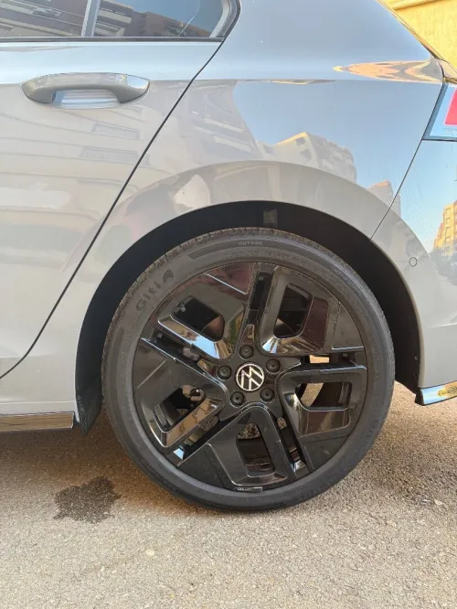 Volkswagen Golf 8 2025 R Black Edition 