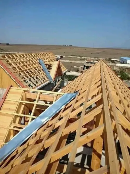 Charpent en bois   تركيب القرميد 