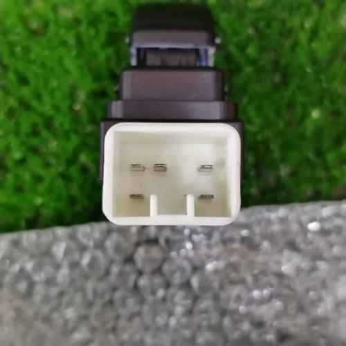 BOUTON LEVE VITRE CHEVROLET AVEO