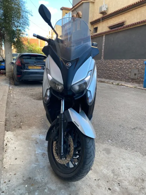 YAMAHA Xmax 2015