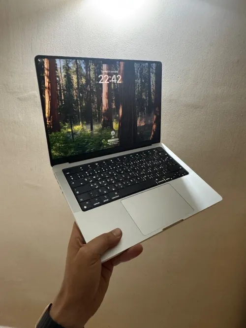 Macbook pro M2 pro 
