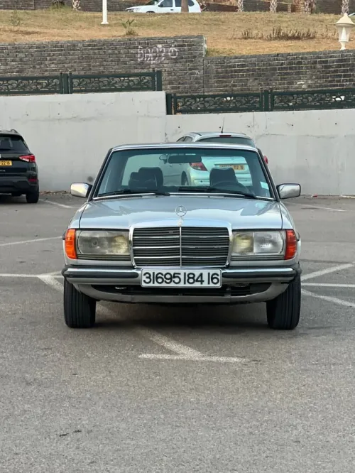 Mercedes W123 1984 300D