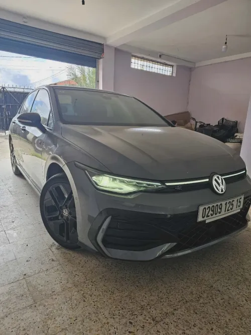 Volkswagen Golf 8 2025 R Black Edition 