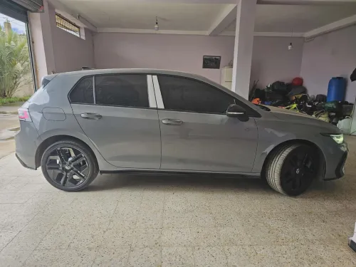 Volkswagen Golf 8 2025 R Black Edition 