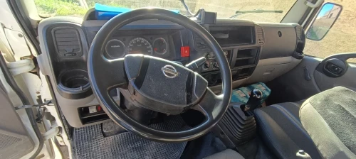 Nissan Nt 400 2012