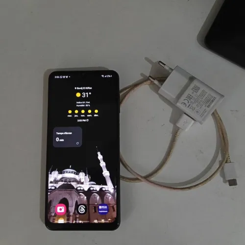 SAMSUNG M12