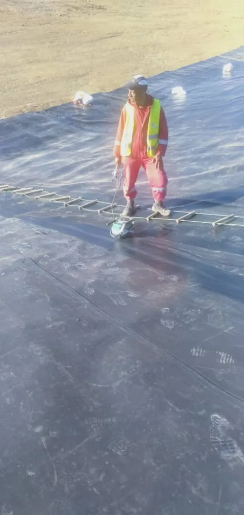 Geomembrane geocomposites, géotextiles