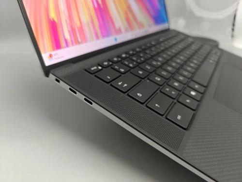 [VENDU] Dell Precision 5560 i7 11800H 11eme 32GB 1TB SSD NVIDIA T1200 15.6" FULL HD IPS