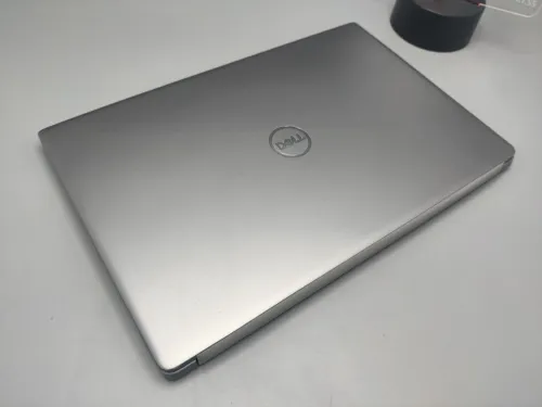 VENDU Dell Latitude 3301 Ultra Slim i5 8265u 8th 8GB 256GB SSD 13.3" FULL HD IPS 