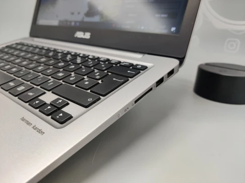 VENDU Asus ZenBook UX310 I7 6500u 6eme 8GB 128GB SSD 1TB HDD NVIDIA 940MX 13.3" FHD