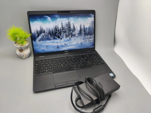 Dell Latitude 5500 i5 8365u 8eme 16GB 256GB SSD NVME 15.6" FULL HD IPS
