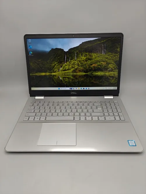 Dell Inspiron 15 5584 i5 8265u 8th 16GB 256GB SSD NVMe 15.6" FULL HD IPS