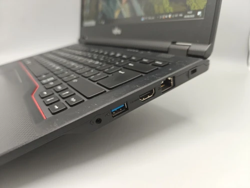 FUJITSU LIFEBOOK E5410 intel i5 10210U 10EME 8GB 256GB SSD 14 Full HD IPS