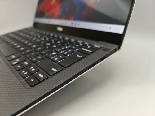 Dell XPS 13 9380 4K UHD+ i7 8565U 8GB 256GB SSD NVMe 13.3" IPS 4K