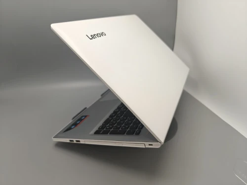 Lenovo IdeaPad 510 i5 6200U 6eme NVIDIA GeForce 940MX 8GB 256GB SSD 15.6" Pouces