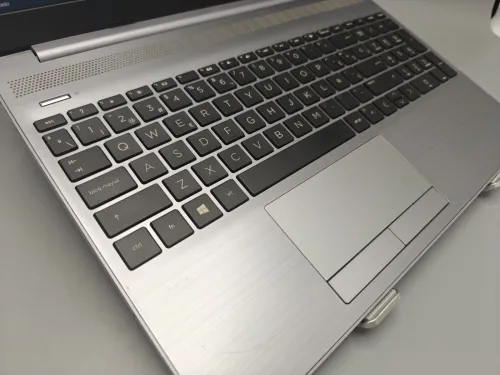 Hp Laptop 250 G8 i3 11eme 8GB 256GB SSD NVMe 15.6" FULL HD