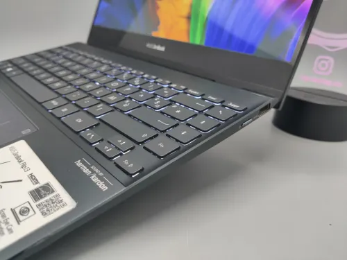 [VENDU] Asus ZenBook Flip OLED i7 1165G7 11th Convertible 16GB 512GB SSD 13.3" OLED FULL HD X360